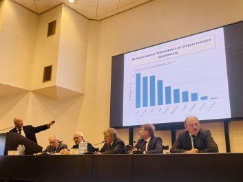 На заседании бюро ОСХН РАН обсудили вопросы агробиофотоники — технологии искусственного солнца