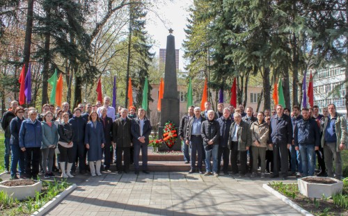 В ФНАЦ ВИМ состоялось торжественное возложение цветов, посвященное 77-й годовщине Победы в  Великой Отечественной войне