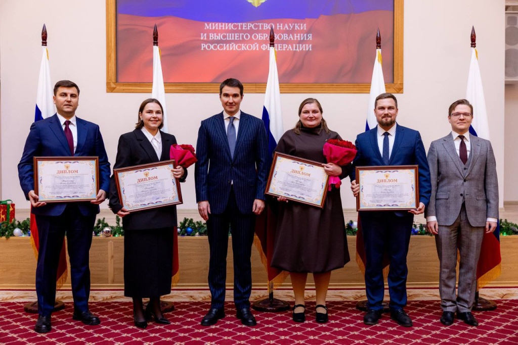 02pnf_231225.jpg 02pnf_231225.jpg